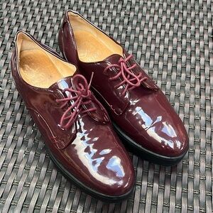 Ukies lace up Oxford, loafers wine burgundy oxblood  nanogel comfort size 8 1/2